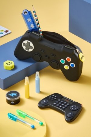 NEXT penālis ar kancelejas piederumiem, AJ0811 